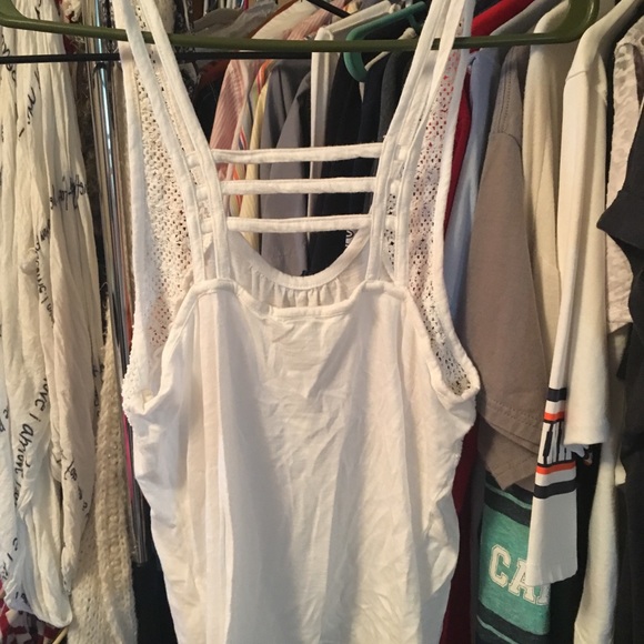 Tops - Picture 4 of 8